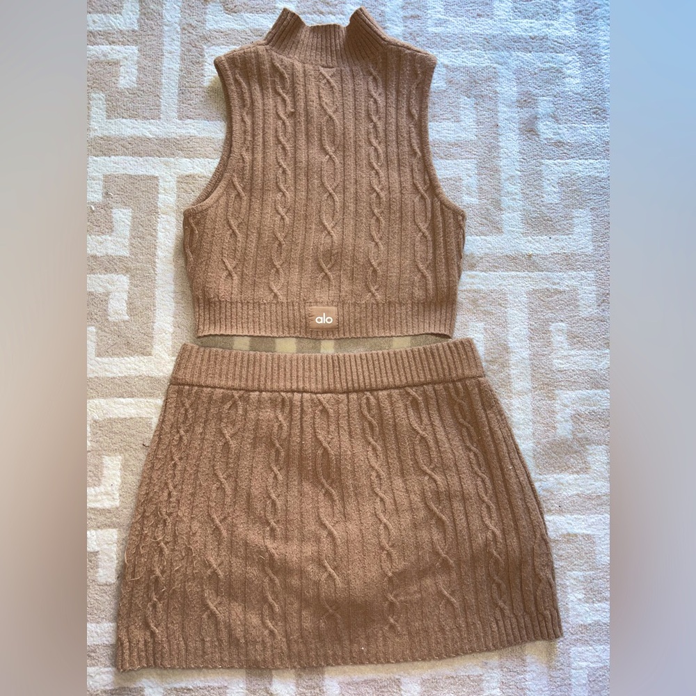 Alo cable knit set in toasted almond